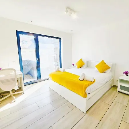 Inviting 3br Flat W Terraces&parking Included